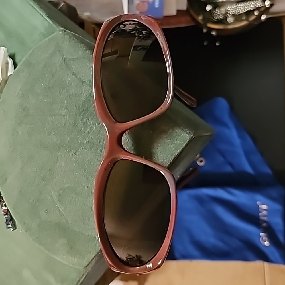 Guvivi maroon Sunglasses - Picture 3 of 4